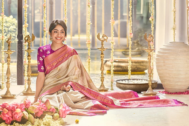 How to Perfectly Drape a Saree